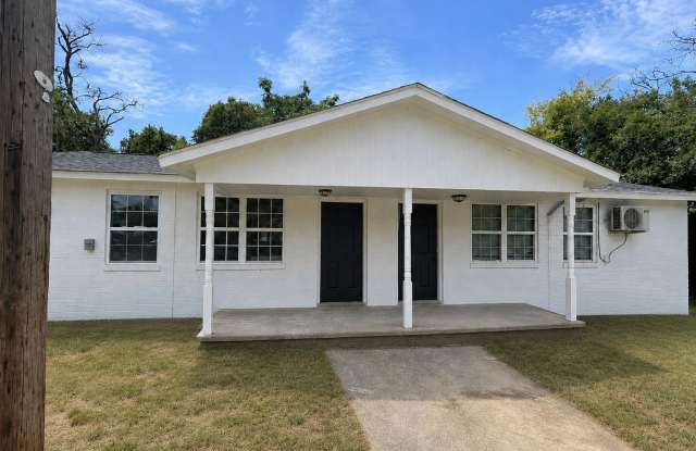 2BR/1BA Macon Rental with Washer & Dryer Included Gallery 1