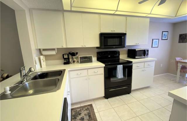 5211 WEDGEWOOD LN Gallery 2