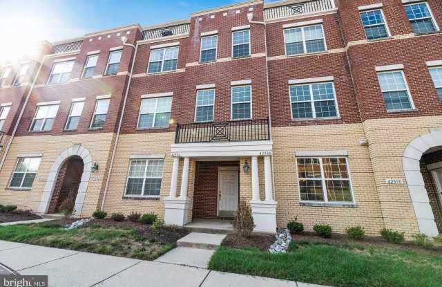 42588 HOLLYHOCK Terrace Gallery 2