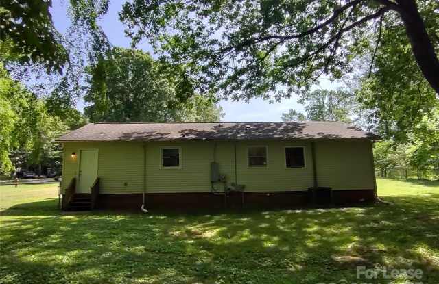 710 Sharon Drive - 710 Sharon Drive, Waxhaw, NC 28173