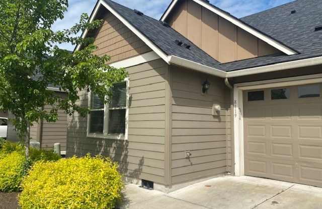 Modern Living with A/C and Double Garage! Gallery 1