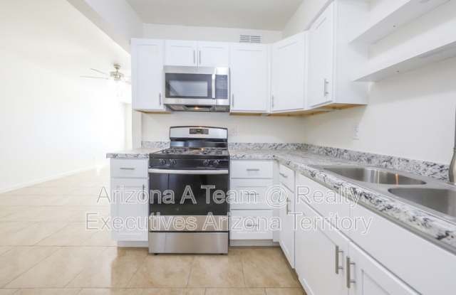 2012 South Beverly Avenue photos photos