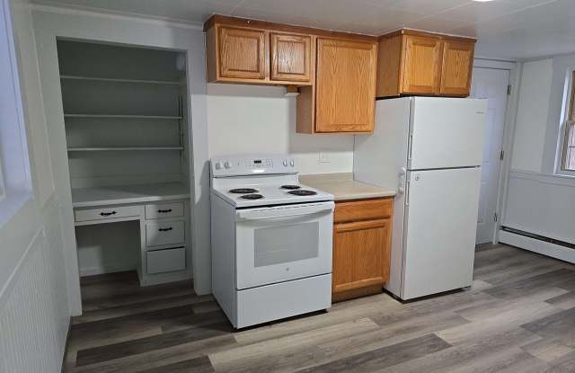 220 Main Street - 220 Main Street, Claremont, NH 03743