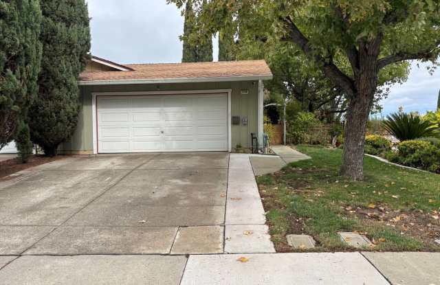 Beautiful Single-Story Townhome on Corner Lot with Private Courtyard & 2-Car Garage photos photos