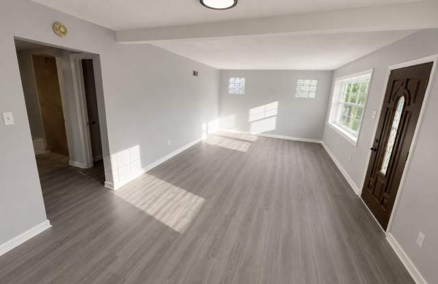 Renovated 2 Bed + Finished Basement | 1.5 Bath | Half Off Deposit | All Housing Vouchers Welcome! Gallery 3