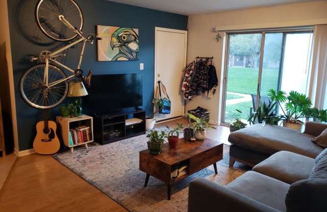 9357 BAY COLONY Drive Gallery 2