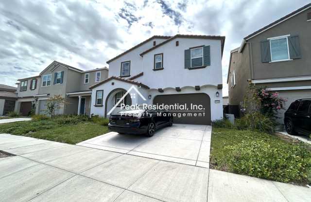 Beautiful 4 bedroom 3.5 bathroom home Gallery 3