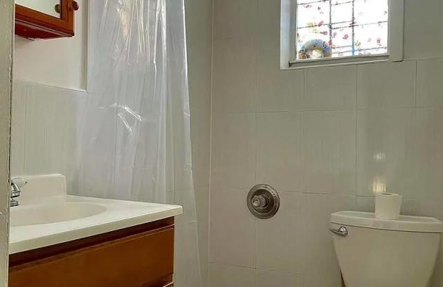 6312 Fresh Pond Rd Apt 1L Gallery 1