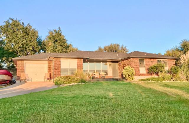 18604 Lakeland Dr - 18604 Lakeland Drive, Point Venture, TX 78645
