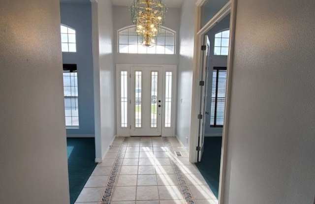 1834 West Grandview Drive Gallery 4