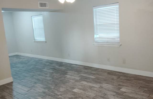 3604 Hawthorne Drive Gallery 3