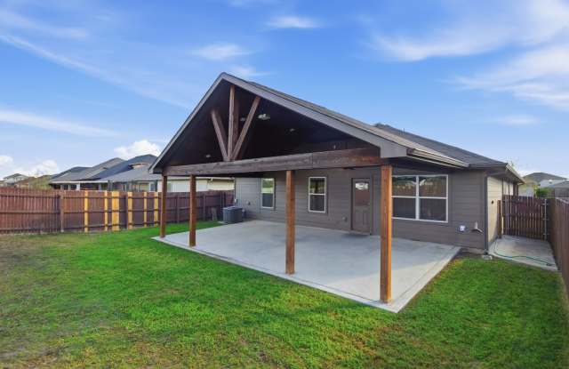 Four Bedroom Home in Manor photos photos