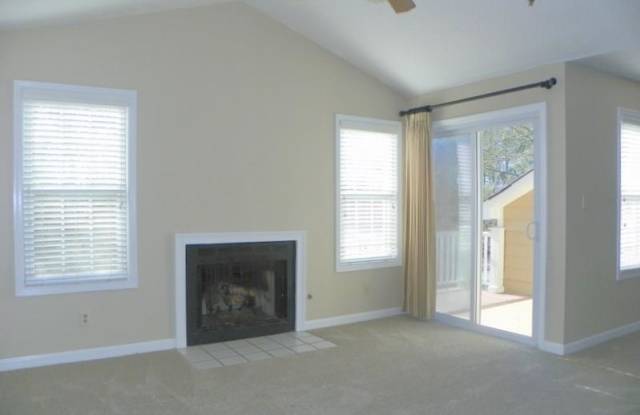 2202 River Heights Court SE Gallery 4