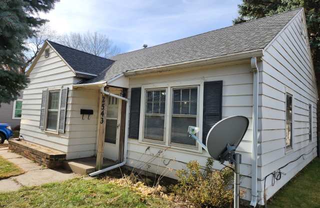 2543 S Saint Aubin St - 2543 South Saint Aubin Street, Sioux City, IA 51106