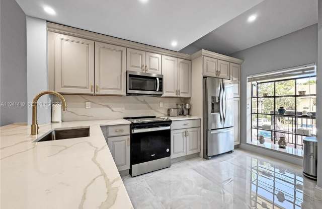 1977 SW 15th St photos photos