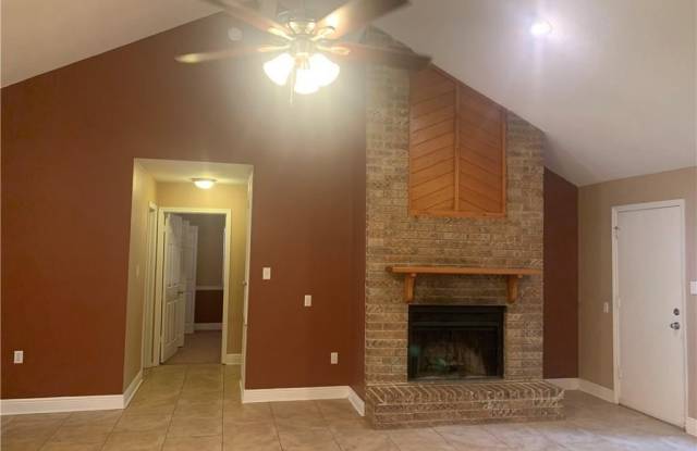133 GOLDENWOOD Drive Gallery 3