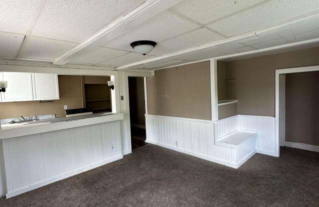 1913 Broadway Street - 2 photos photos