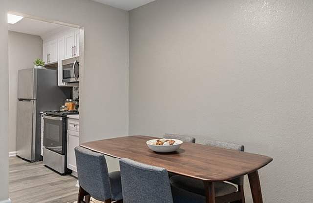 Central Pointe Apartment Homes Gallery 4