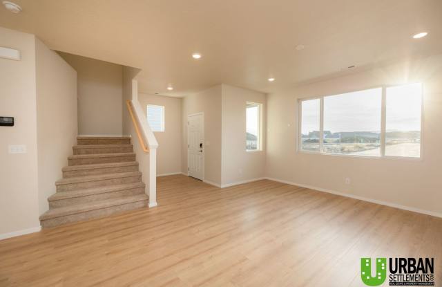 Welcome to this beautiful newer construction home for rent Gallery 4