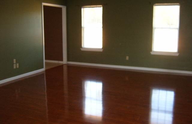 222 North Ridge Gallery 4