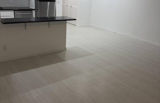 253 NEWPORT P Gallery 4