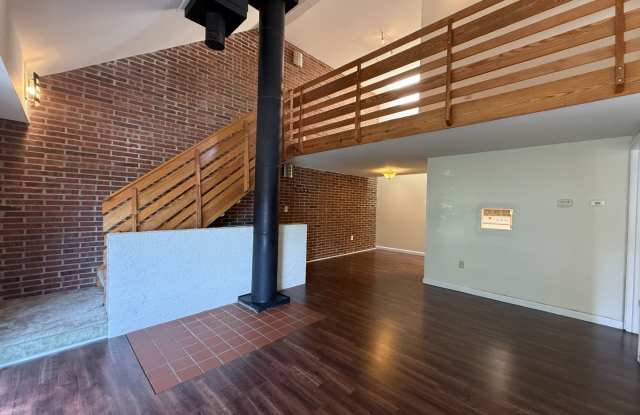 Two Bedroom Condo with Balcony! photos photos Two Bedroom Condo with Balcony! photos photos