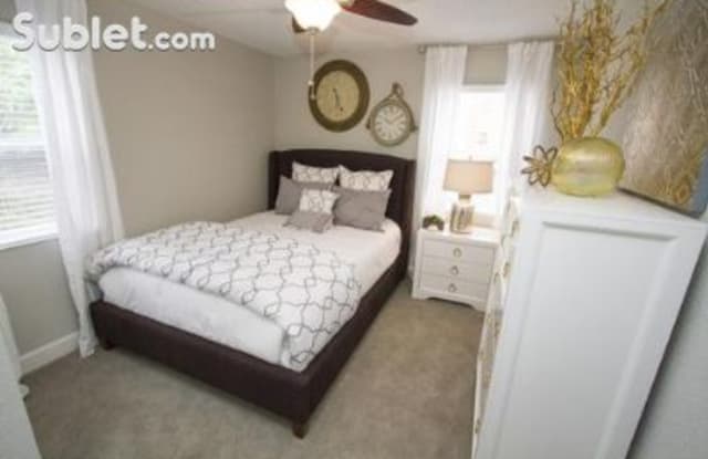 4400 Roanoke Pkwy - 4400 Roanoke Parkway, Kansas City, MO 64111