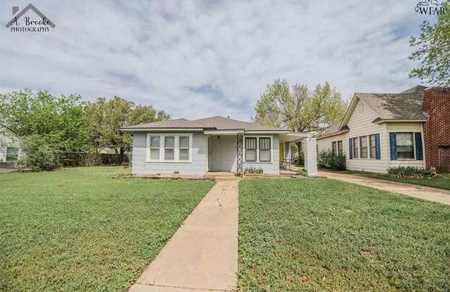 1634 ARDATH AVENUE Gallery 1