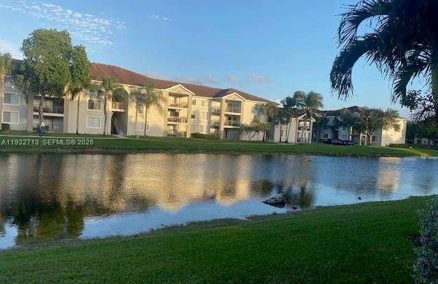 8060 N Nob Hill Rd photos photos