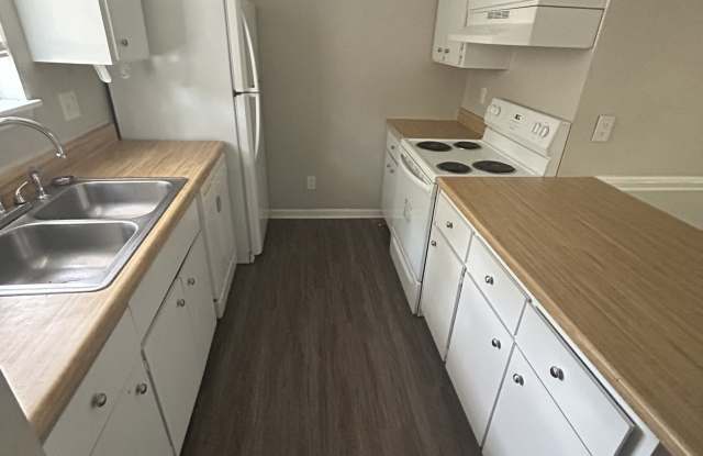 843 Applewood Lane - 1 Gallery 2