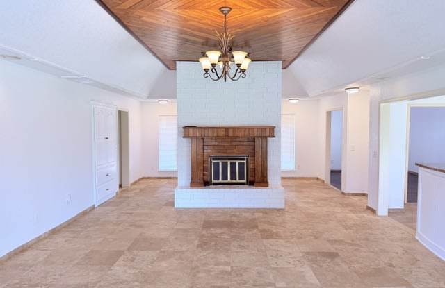 12301 Arrowhead Terrace Gallery 4
