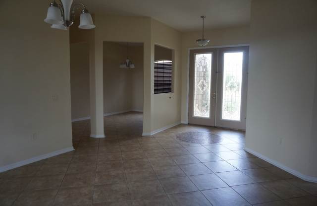 Gorgeous 5x4 home in gated community Gallery 3