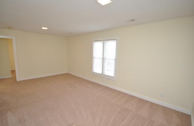 102 Carmichael Ct Gallery 4
