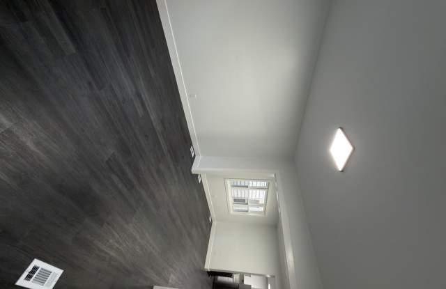 5620 N Major Avenue Gallery 3