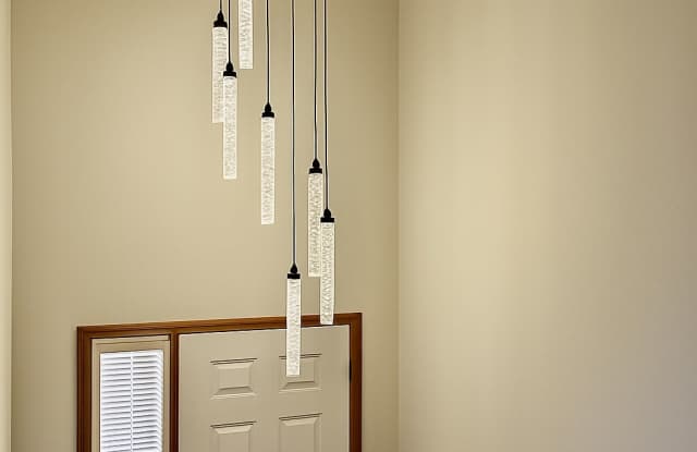 7354 Windsor Drive North photos photos 7354 Windsor Drive North photos photos