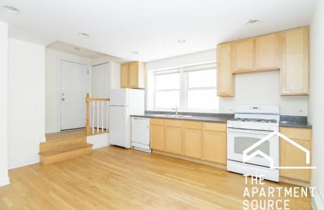 3920 North Pine Grove Ave. photos photos