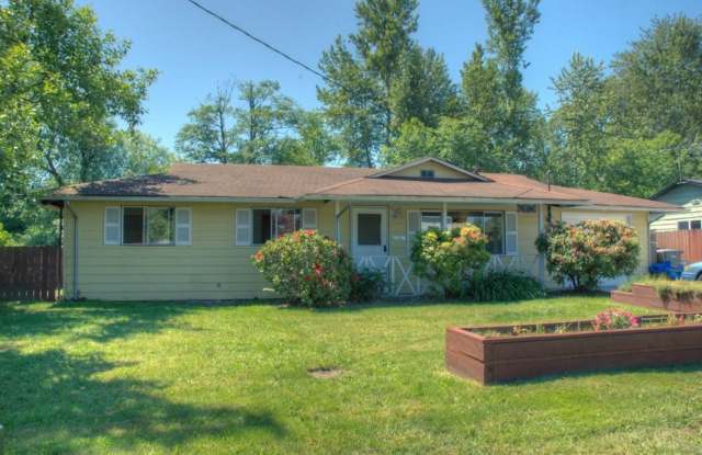 Spacious Renton Rambler w/ a HUGE Backyard! photos photos Spacious Renton Rambler w/ a HUGE Backyard! photos photos