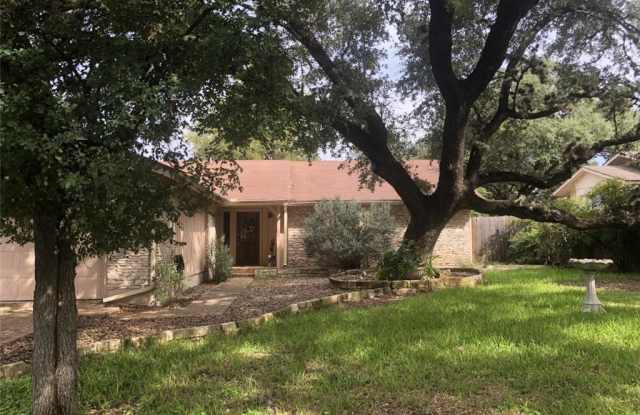 86 Champions CIR - 86 Champions Circle, Woodcreek, TX 78676
