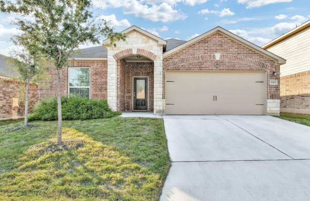 ***MOVE-IN SPECIAL: TWO WEEKS FREE***Well-Appointed Residence with Prime Location and Solar Panels photos photos