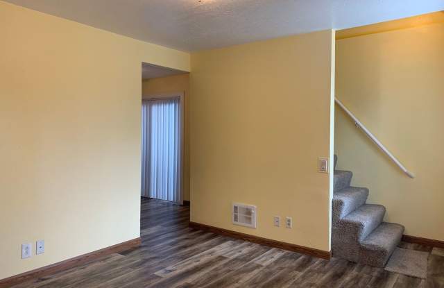 3 bed 2 bath home! Easy freeway Access! Great Location! Gallery 4