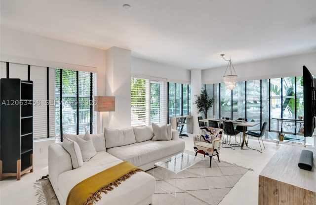 6103 Aqua Ave Gallery 4