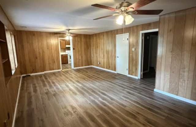 21427 Sanners Ln Gallery 1