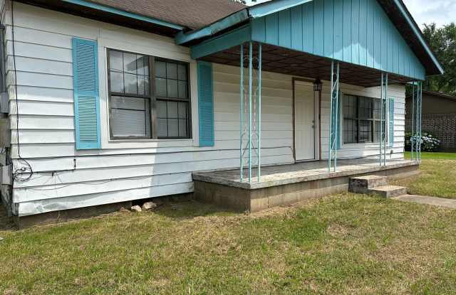 Welcome to the newly renovated gem located in the heart of Russellville, AR. photos photos