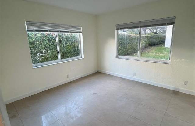 151 SE 6th Avenue unit: 8 photos photos