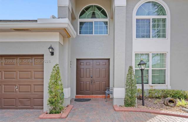12724 NW 18th Ct Gallery 3