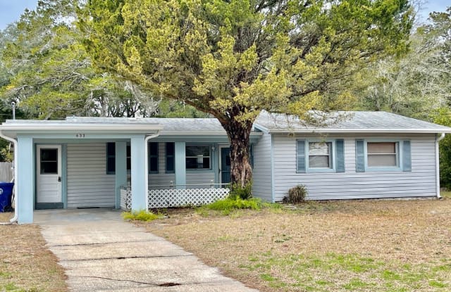 633 South 15th Street - 633 South 15th Street, Fernandina Beach, FL 32034