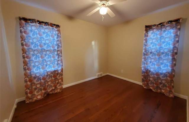 11314 Lenore Gallery 4