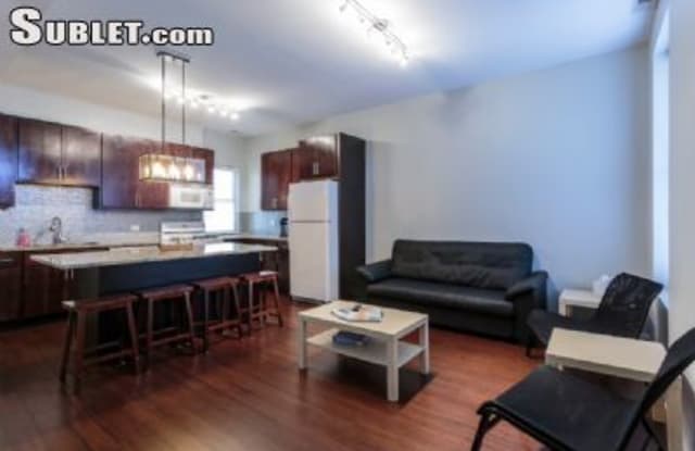 750 43rd - 750 E 43rd St, Chicago, IL 60653