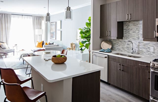 Avalon Great Neck Gallery 2