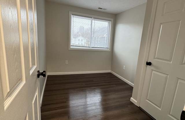 571 Center Street - 2 photos photos